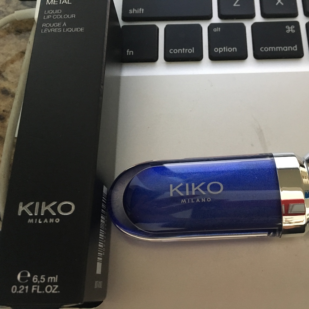 Kiko Milano Liquid Blue Metal Lipstick #10